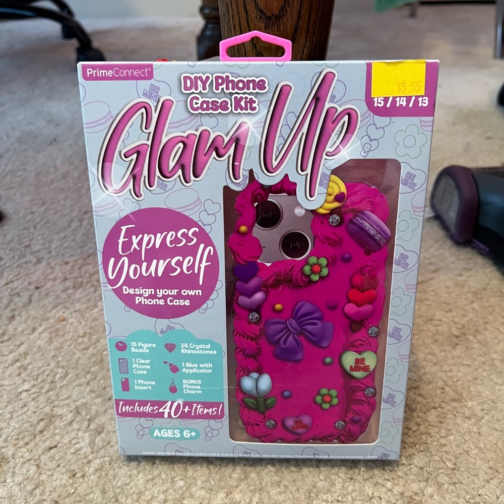 BNWT/DIY Phone Case Kit For iPhone 13/14/15 - Vibrant Pink
